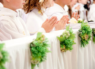 Strój na pierwszą komunię świętą Strój na pierwszą komunię świętą