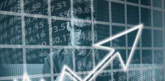 Ile zarabia specjalista do spraw finansowych?