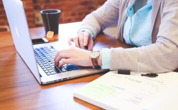 Czy student potrzebuję laptopa? Czy student potrzebuję laptopa?