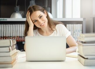 Jak wyglądają studia przez internet lub ze wspomaganiem online? Jak wyglądają studia przez internet lub ze wspomaganiem online